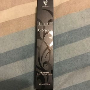 Younique Face Primer NIB